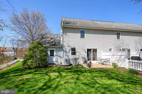 27 Pennwick Dr, Lititz, PA 17543 photo 7