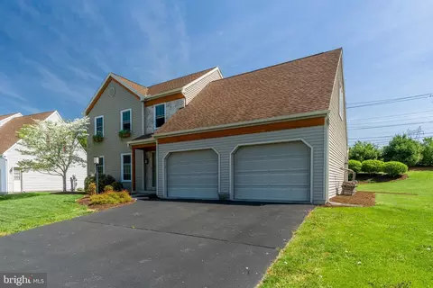 40 Brookview Dr, Lititz, PA 17543 photo 2