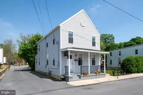 141 S Wolf St, Manheim, PA 17545