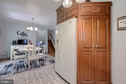 Entry Way - 205 Acorn Ln, Lititz, PA 17543 photo 3 of 3
