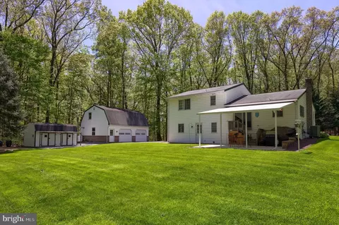 Exterior - 205 Acorn Ln, Lititz, PA 17543 photo 8 of 12