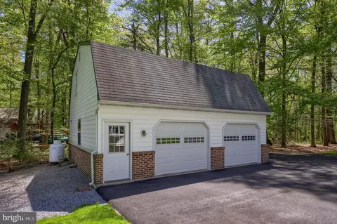 Exterior - 205 Acorn Ln, Lititz, PA 17543 photo 11 of 12
