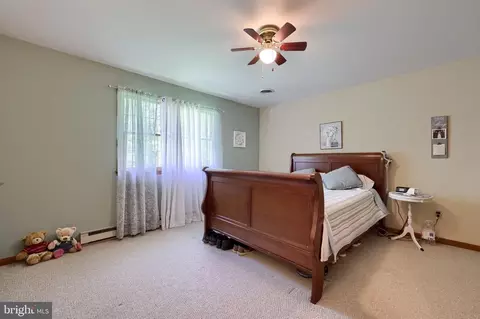 Bedroom - 205 Acorn Ln, Lititz, PA 17543 photo 1 of 4