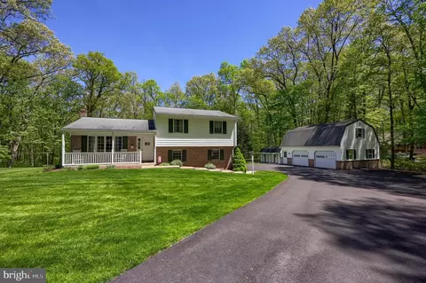 Exterior - 205 Acorn Ln, Lititz, PA 17543 photo 2 of 12