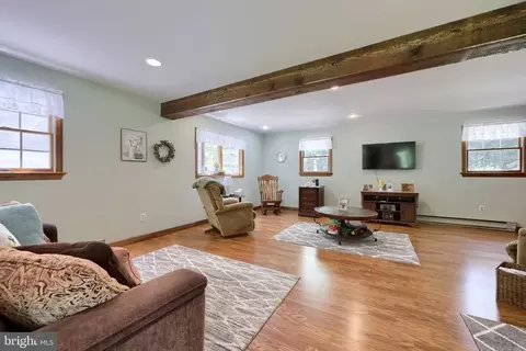 Living - 205 Acorn Ln, Lititz, PA 17543 photo 1 of 4