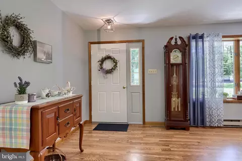 Entry Way - 205 Acorn Ln, Lititz, PA 17543 photo 1 of 3