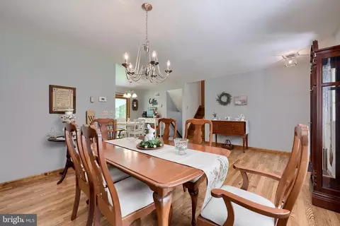 Dining - 205 Acorn Ln, Lititz, PA 17543 photo 3 of 3