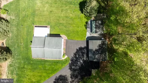 View/Area - 205 Acorn Ln, Lititz, PA 17543 photo 1 of 6