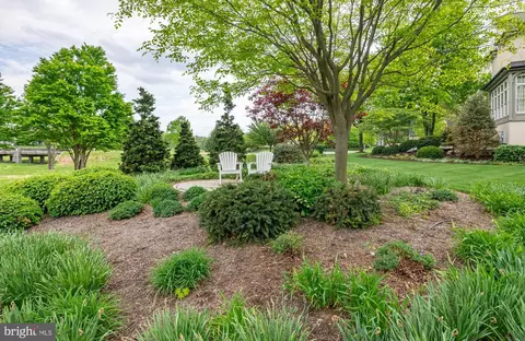 Exterior - 901 Greenside Dr, Lititz, PA 17543 photo 5 of 8