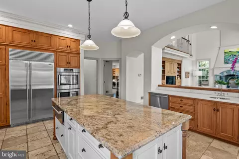 Kitchen - 901 Greenside Dr, Lititz, PA 17543 photo 4 of 4