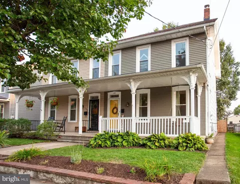 118 E Donegal St, Mount Joy, PA 17552