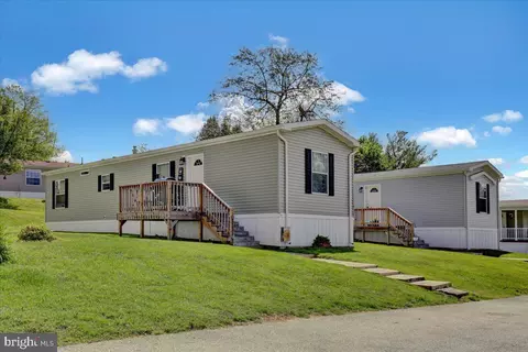 4 Ponderosa Ln, New Providence, PA 17560