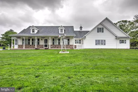 57 Carriage Dr, Gordonville, PA 17529