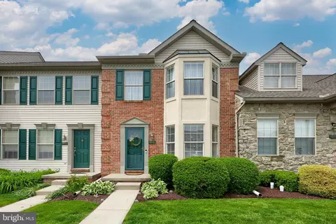 1016 Cobblestone Ln, Lancaster, PA 17601