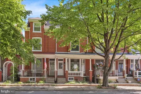 207 W Main St, Ephrata, PA 17522