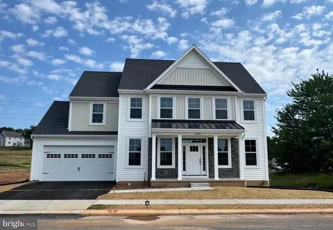 2082 Andrew Ave, Elizabethtown, PA 17022