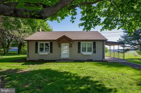 1141 E Newport Rd, Lititz, PA 17543