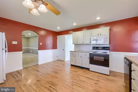 1141 E Newport Rd, Lititz, PA 17543 photo 5