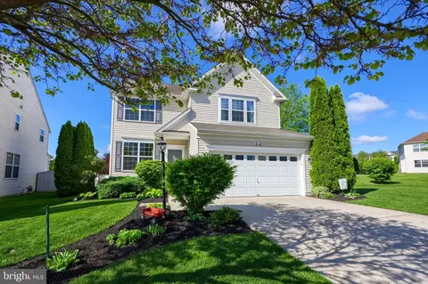 10 Descartes Dr, Lancaster, PA 17603