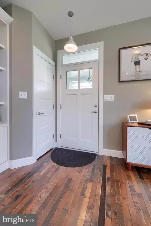 Entry Way - 356 N Broad St, Lititz, PA 17543 photo 1 of 6