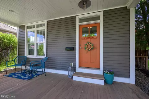 Exterior - 356 N Broad St, Lititz, PA 17543 photo 3 of 14