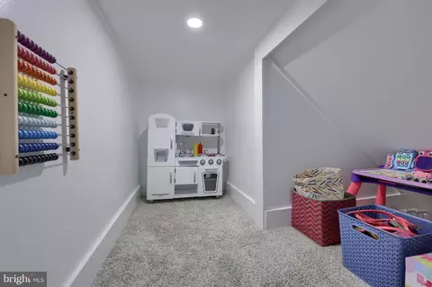 Entry Way - 356 N Broad St, Lititz, PA 17543 photo 6 of 6