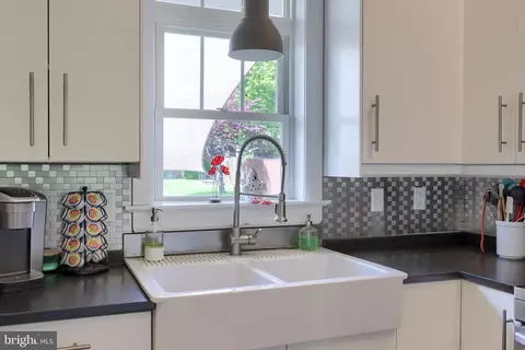Kitchen - 356 N Broad St, Lititz, PA 17543 photo 4 of 4