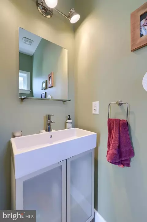 Bath - 356 N Broad St, Lititz, PA 17543 photo 1 of 5