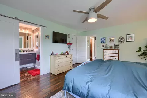 Bedroom - 356 N Broad St, Lititz, PA 17543 photo 2 of 3