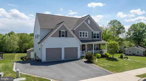 307 Westview Dr, Akron, PA 17501