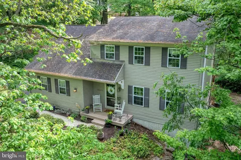 4133 Forrest Rd, Mount Joy, PA 17552