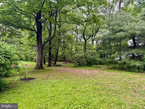 Exterior - 321 W 28th Division Hwy, Lititz, PA 17543 photo 3 of 5
