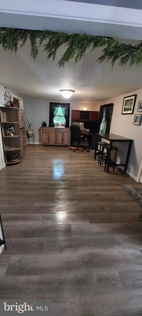 Entry Way - 321 W 28th Division Hwy, Lititz, PA 17543 photo 1 of 3