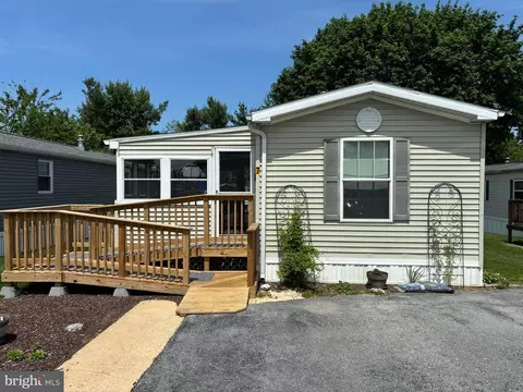 7 Penn Court Dr, Mount Joy, PA 17552