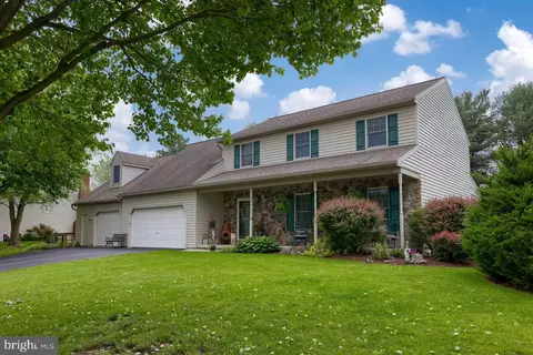 1015 Flagstone Ct, Lancaster, PA 17603