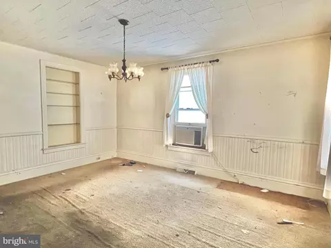 203 N Cedar St, Lititz, PA 17543 photo 2