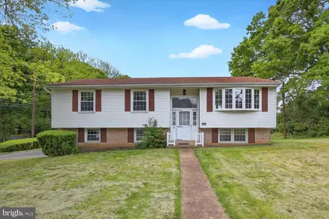 526 Bean Blossom Dr, Lancaster, PA 17603