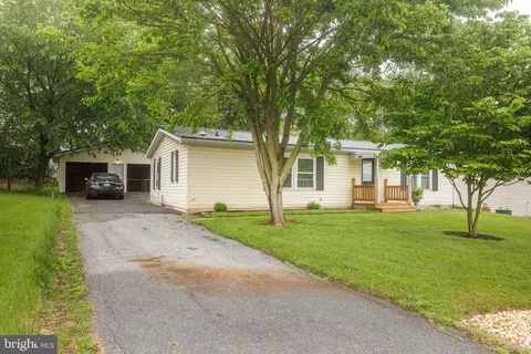 27 Bill Dr, Denver, PA 17517