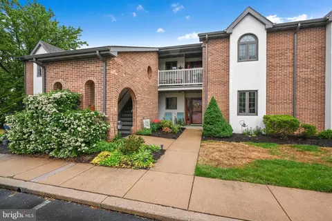 7 Black Oak Dr, Lancaster, PA 17602