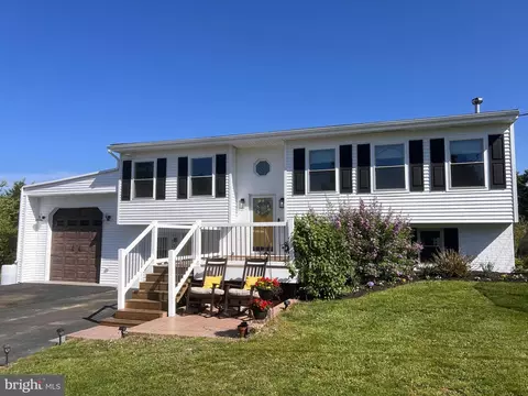 11 Harbor View Dr, Holtwood, PA 17532