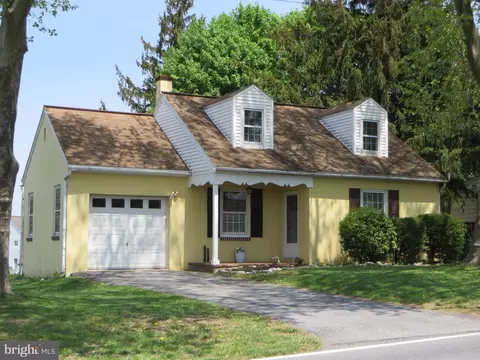 109 Chestnut St, Lititz, PA 17543