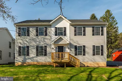 25 Railroad St, Denver, PA 17517