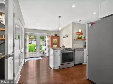 Entry Way - 360 E Main St, Lititz, PA 17543 photo 2 of 3