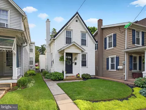 Exterior - 360 E Main St, Lititz, PA 17543 photo 3 of 10