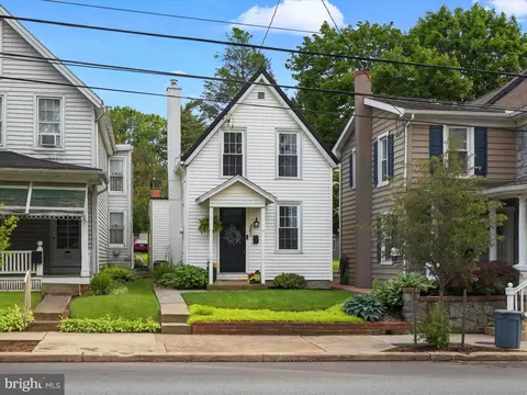 Exterior - 360 E Main St, Lititz, PA 17543 photo 4 of 10