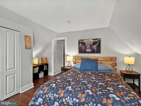 Bedroom - 360 E Main St, Lititz, PA 17543 photo 2 of 3