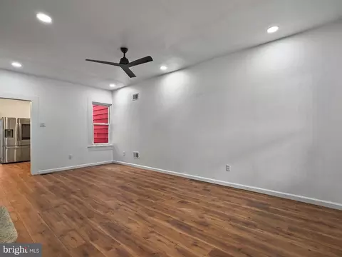 Living - 15 Ruby St, Lancaster, PA 17603 photo 1 of 3