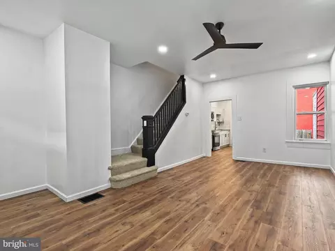 Living - 15 Ruby St, Lancaster, PA 17603 photo 2 of 3