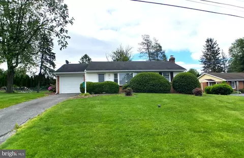 12 Rees Dr, Willow Street, PA 17584