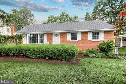 440 N Mount Joy St, Elizabethtown, PA 17022